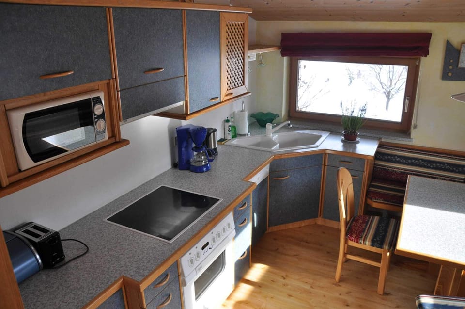 Deluxe Condo | In-room safe, free WiFi
