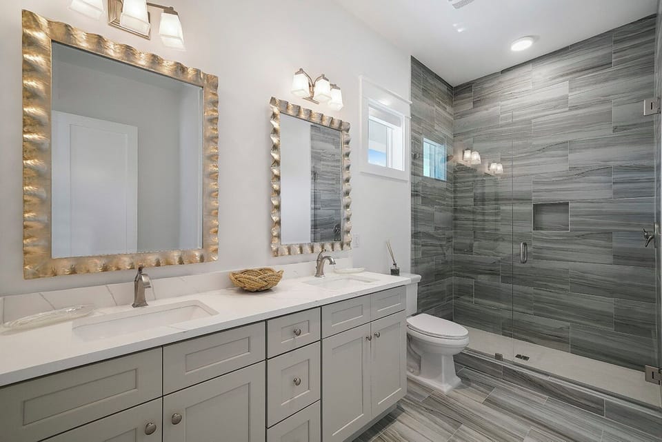 Castawaves - Miramar Beach - Bathroom