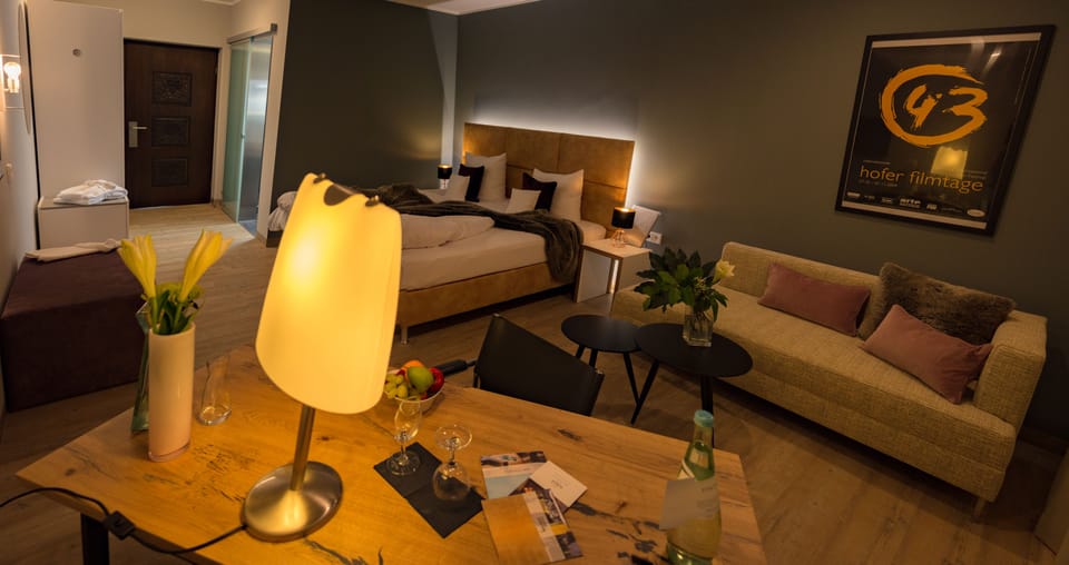 Business Double Room, 1 King Bed, City View | Premium bedding, Select Comfort beds, in-room safe, desk