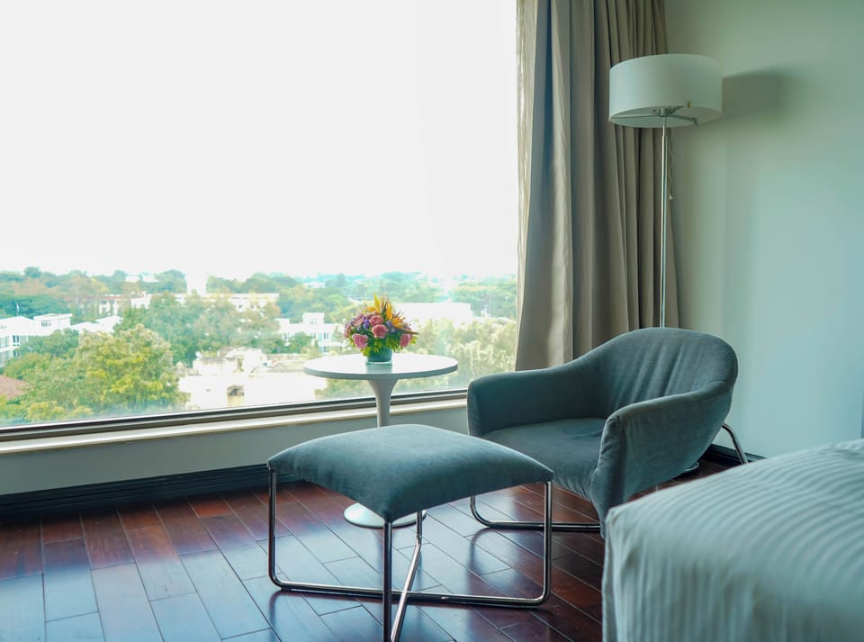 1 bedroom, Egyptian cotton sheets, premium bedding, memory foam beds