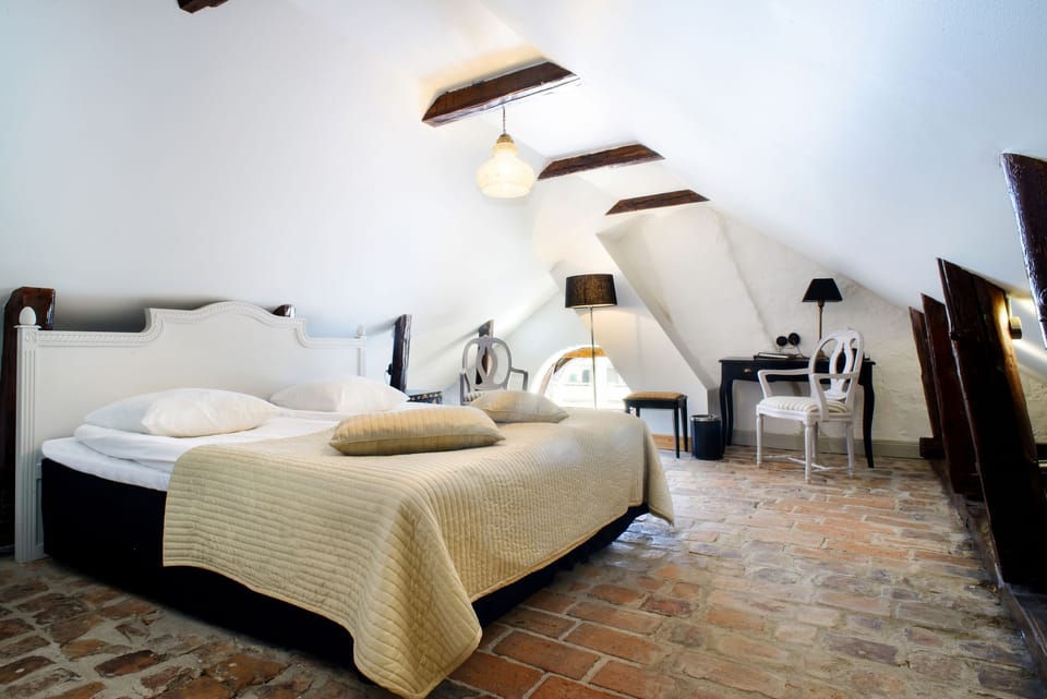 Standard Double or Twin Room | Desk, free WiFi, bed sheets