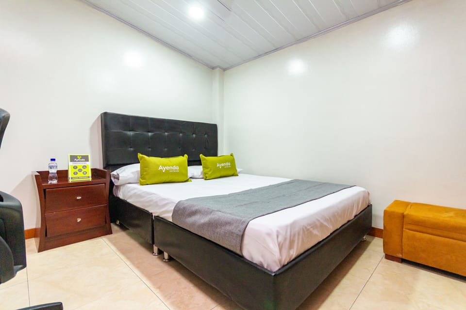 Standard Double Room | Hypo-allergenic bedding, desk, free WiFi, bed sheets