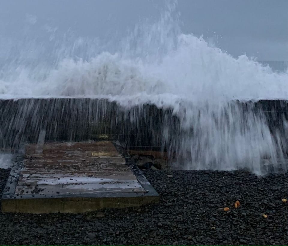 Easterly Swells. Either exciting or a bit scary.
