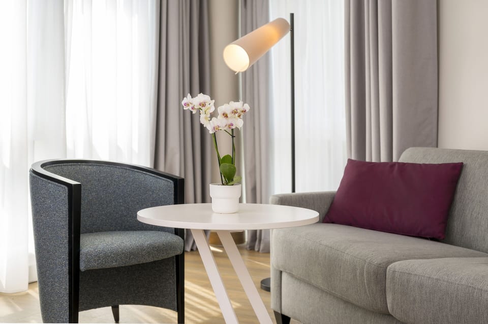 Superior Room, 2 Twin Beds | Premium bedding, in-room safe, desk, laptop workspace