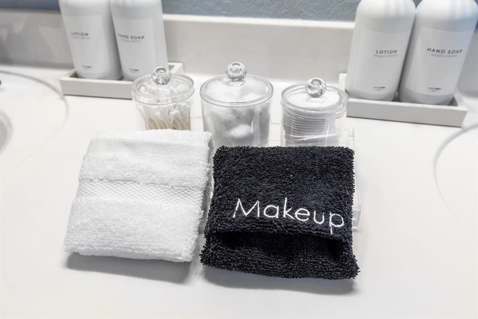 
Complimentary Toiletries Provided
