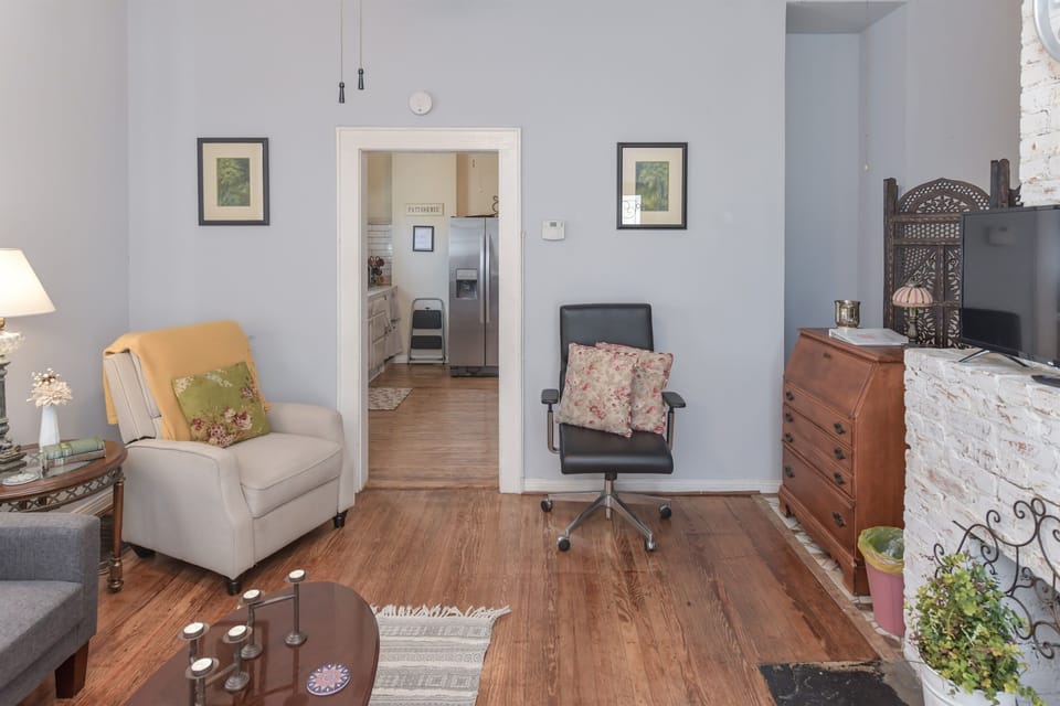 Writing desk / workspace in den