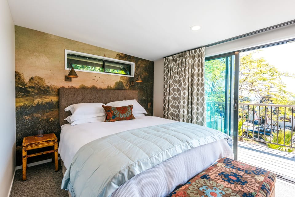 bedroom1 