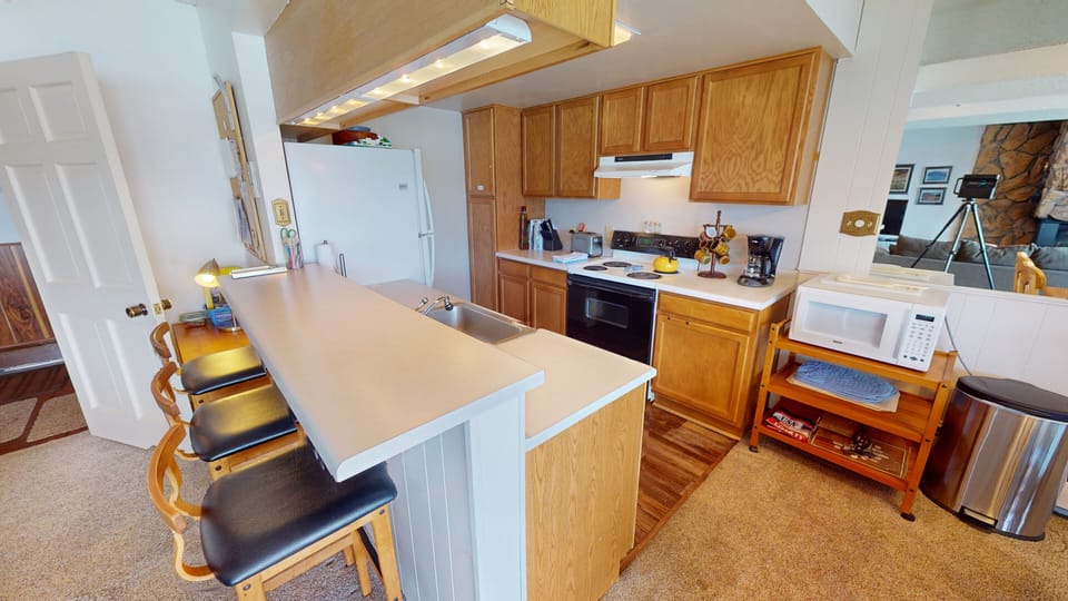 Fully Equipped Kitchen - Fully Equipped Kitchen