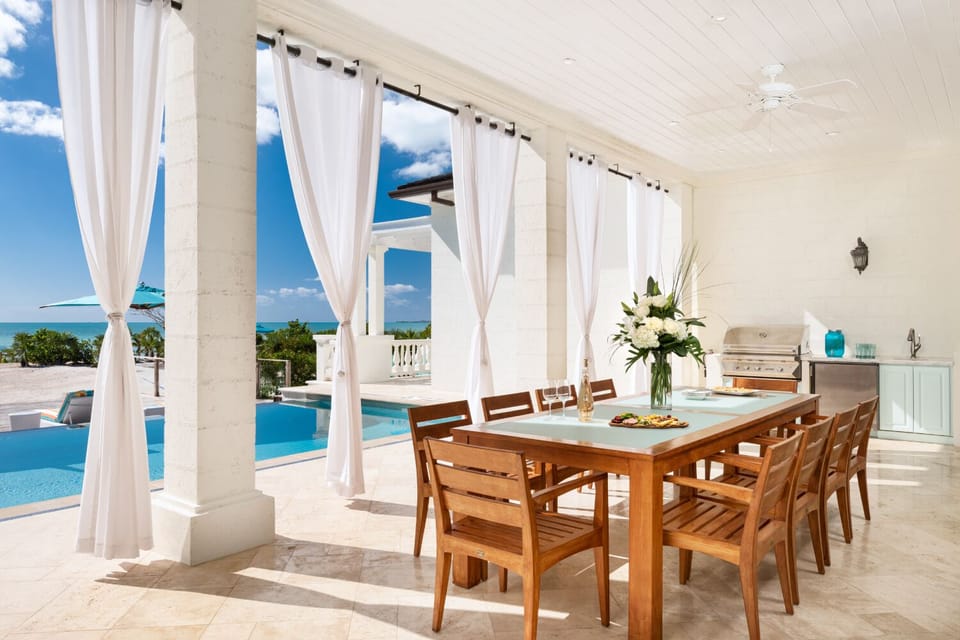 Side angle of the indoor/outdoor dining area