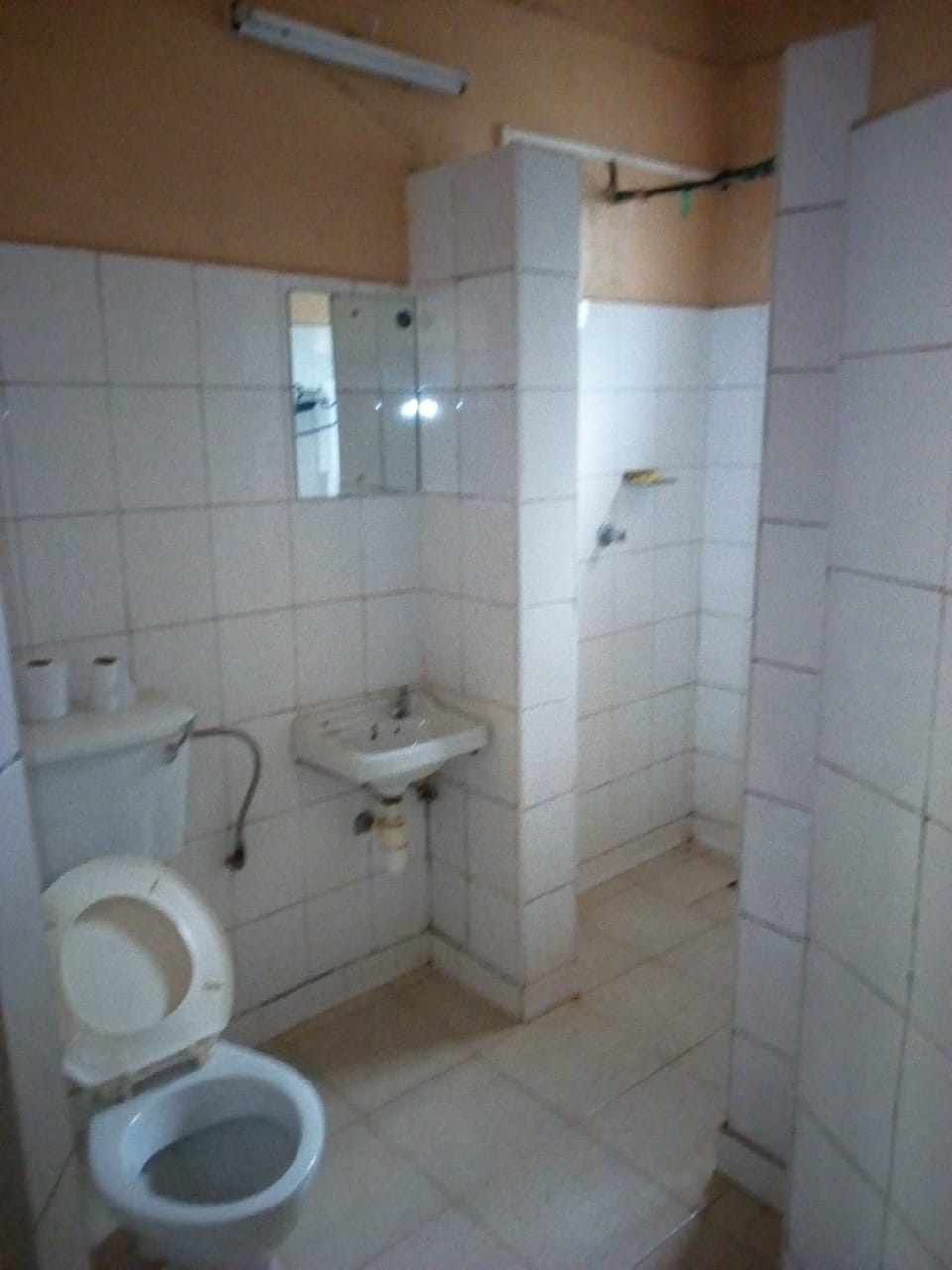 Standard Room | Bathroom | Shower, free toiletries, slippers, towels