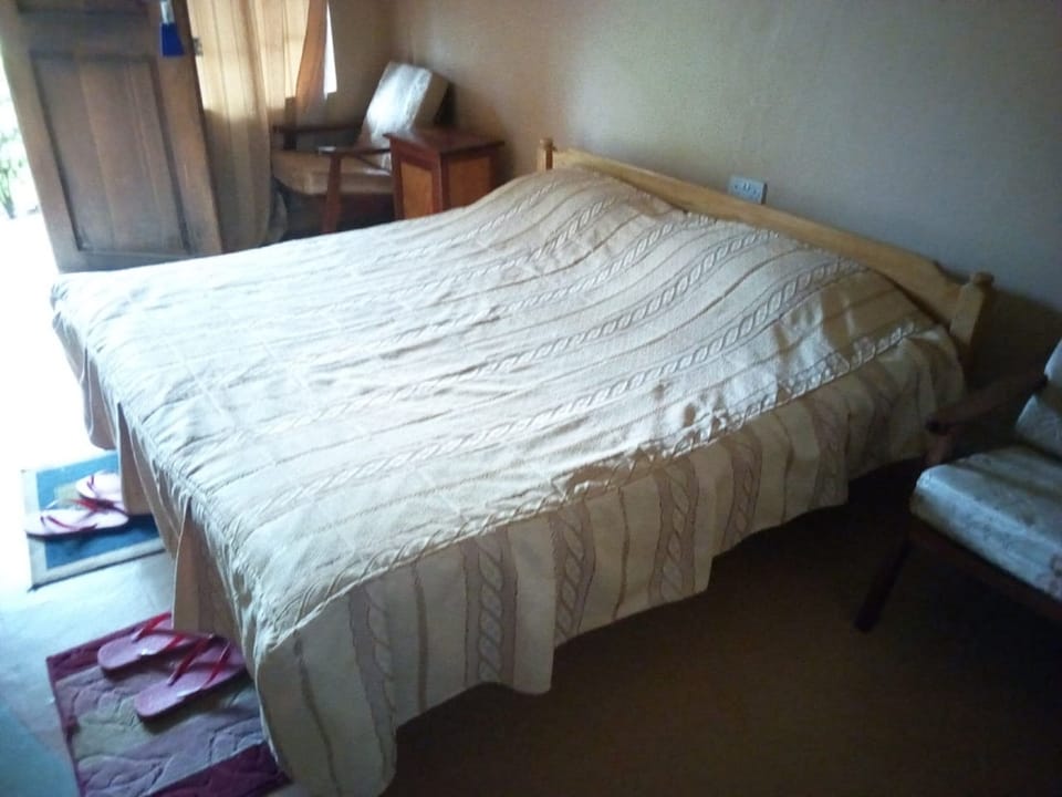 Standard Room | Desk, blackout drapes, free WiFi, bed sheets