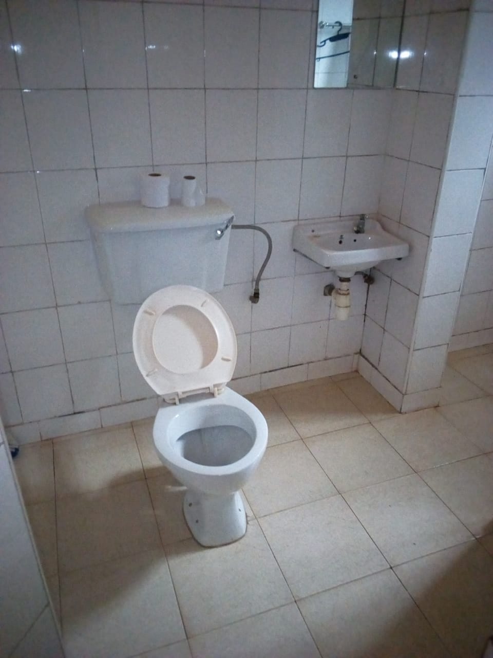 Standard Room | Bathroom | Shower, free toiletries, slippers, towels