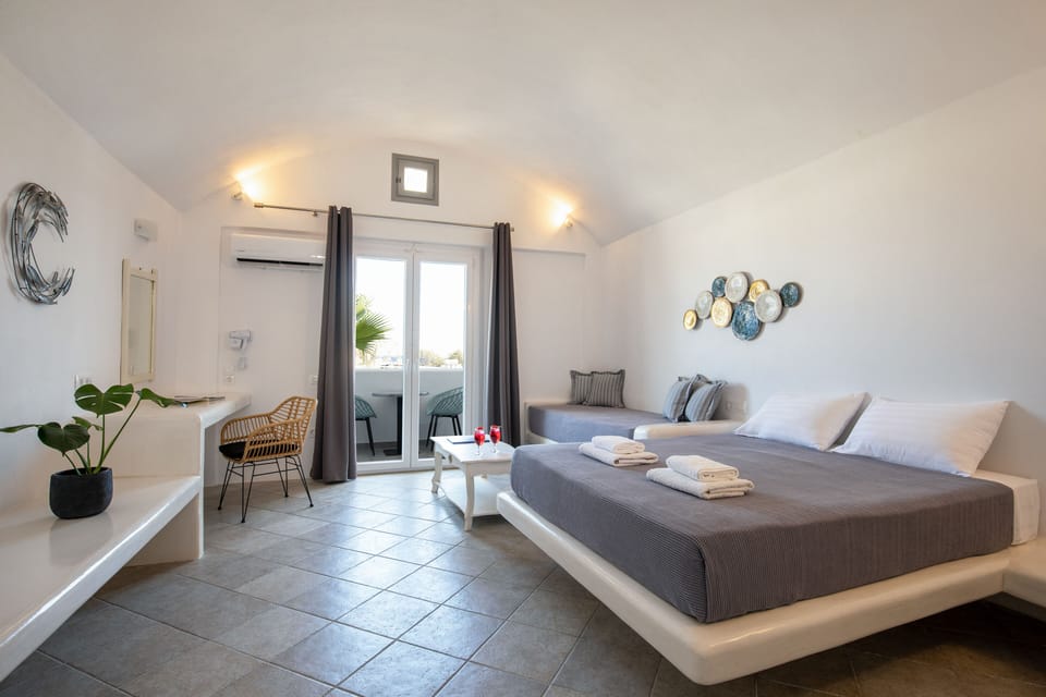 Superior Triple Room | Pillowtop beds, in-room safe, desk, laptop workspace