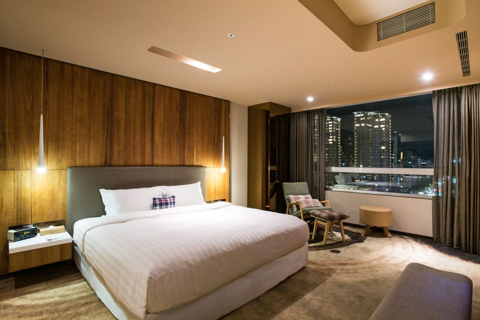 Fresh Extraordinary Suite High Floor | Premium bedding, down comforters, minibar, in-room safe