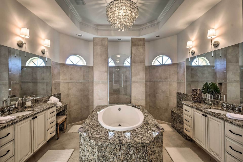 Shared Main Bathroom | Towels/Linens