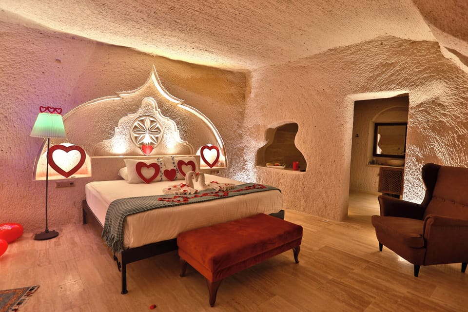 Elite Room | Minibar, in-room safe, individually furnished, desk