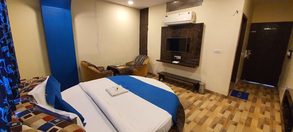 Family Room | Free WiFi