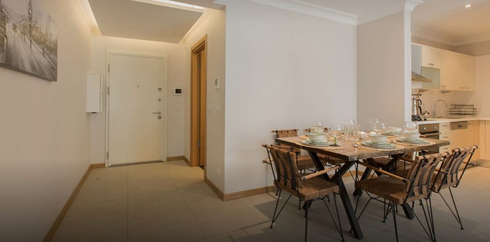 Economy Apartment | Private kitchen | Full-size fridge, microwave, oven, stovetop