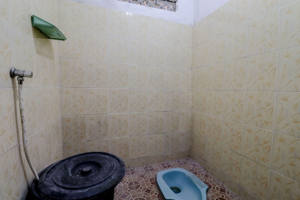 Single Room | Bathroom | Shower, towels