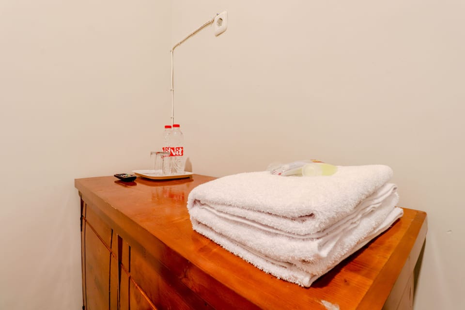 Standard Double Room | Free WiFi, bed sheets