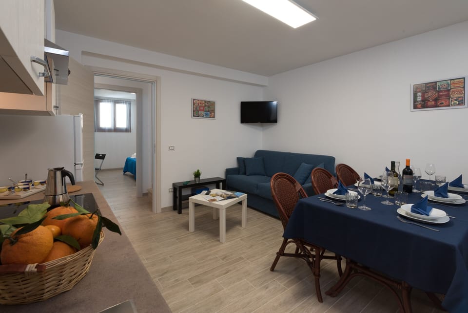Apartment, 2 Bedrooms | In-room dining