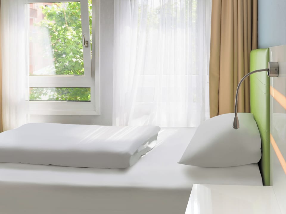 Single Room | 1 bedroom, desk, blackout drapes, soundproofing