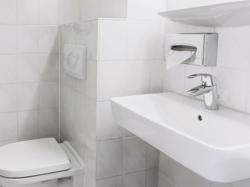 Shower, towels, soap, shampoo