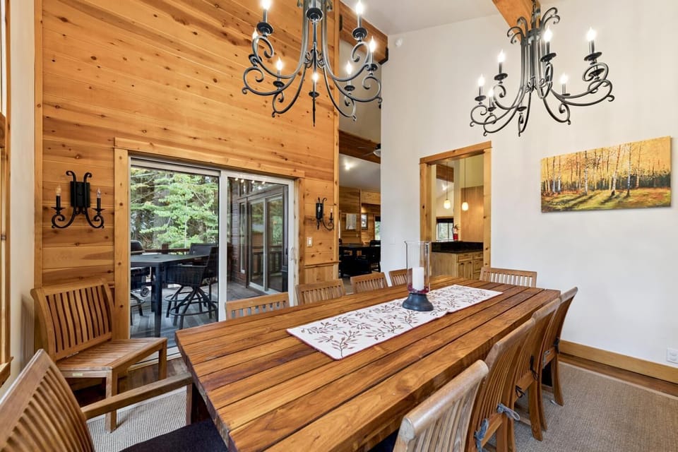 The grand dining room is excellent for friends and family to gather and enjoy home cooked meals. 