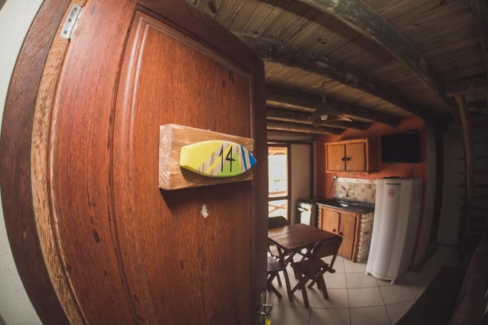 Room (914) | Minibar, bed sheets