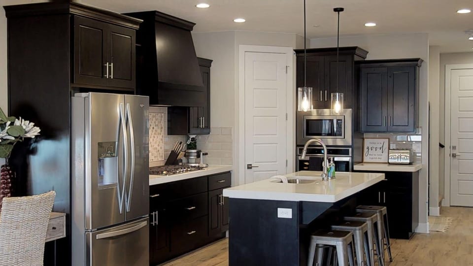 2297 | Private kitchen | Fridge, microwave, oven, stovetop