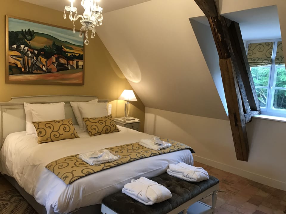 Grand Double Room, 1 King Bed | Premium bedding, individually decorated, individually furnished, desk