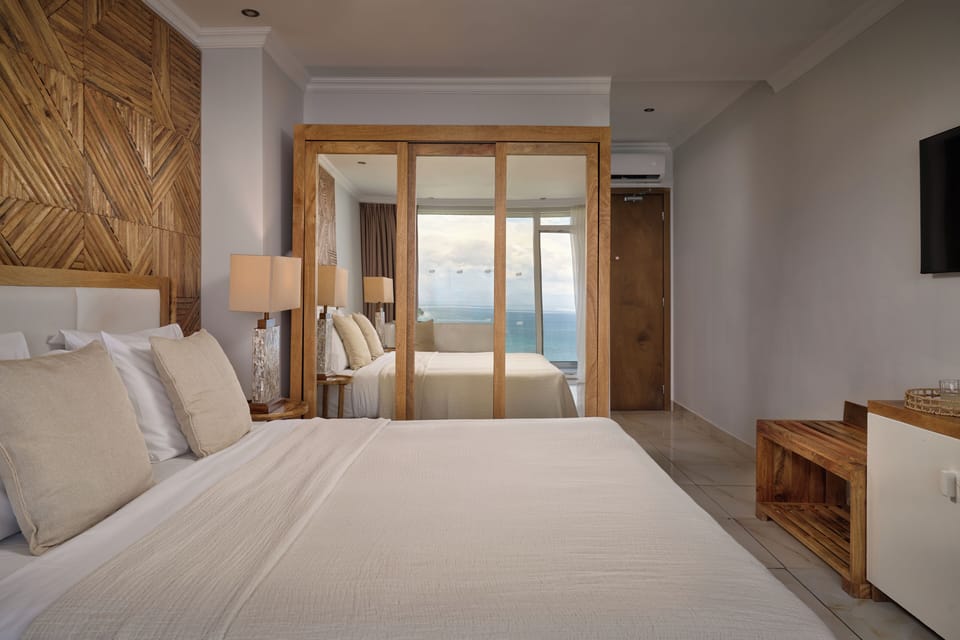 Superior Double Room with Sea View | Minibar, in-room safe, desk, WiFi (free)