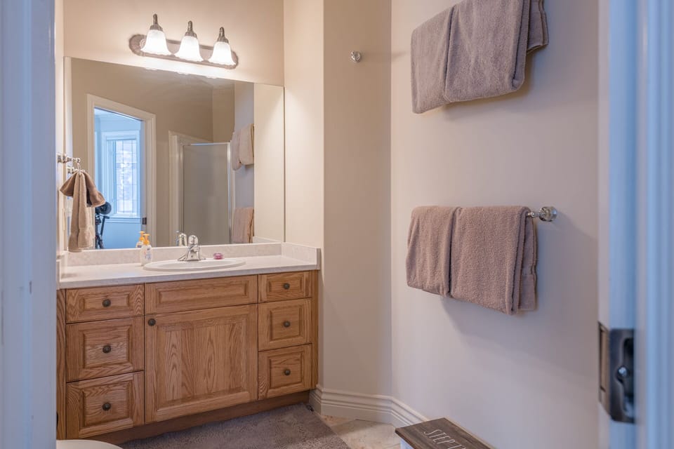 Bunk Room Enusite with Shower 