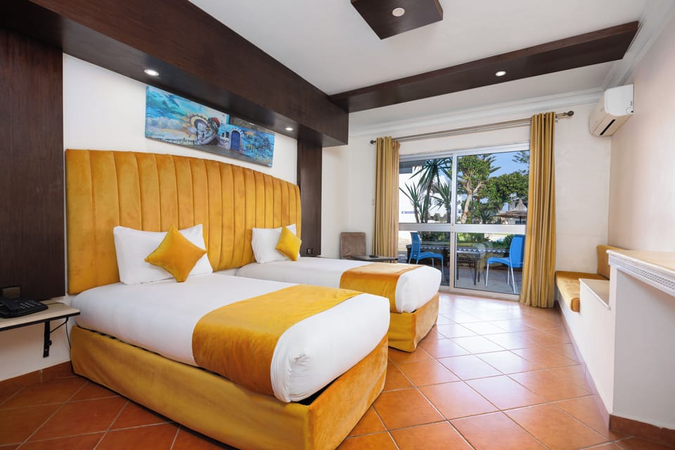 Standard Double Room | Bathroom | Shower, bidet, towels