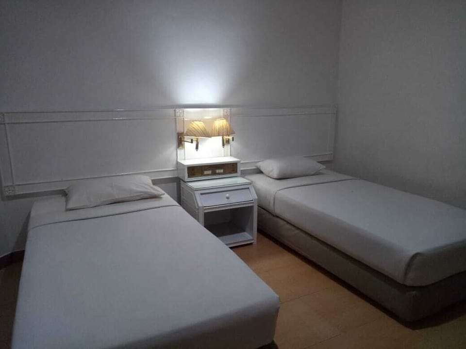 Superior Twin Room | Desk, free WiFi