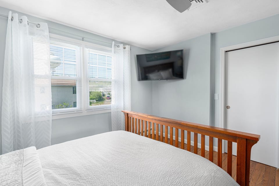 Bedroom #1 on the Upper Level (Queen)