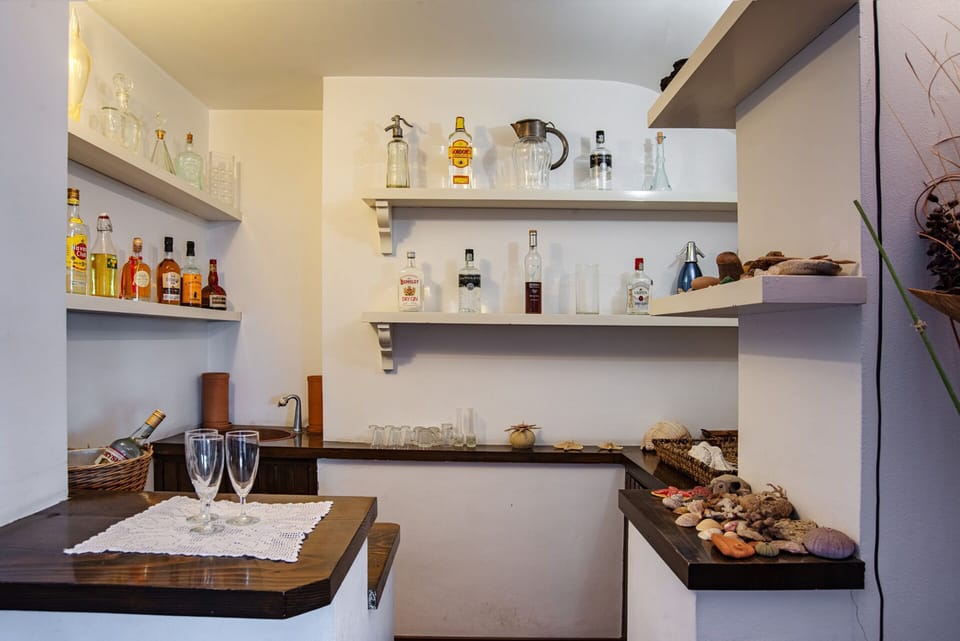 Bar Corner