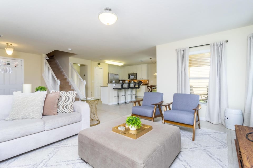 Living Room + Smart TV
