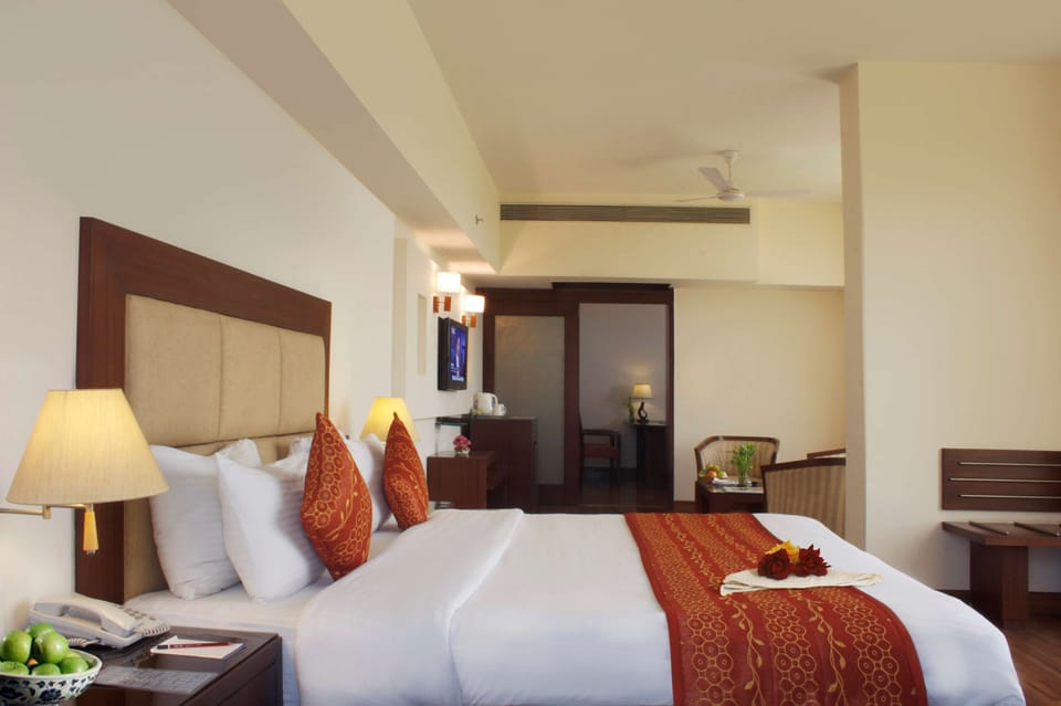 Premium bedding, minibar, in-room safe, desk