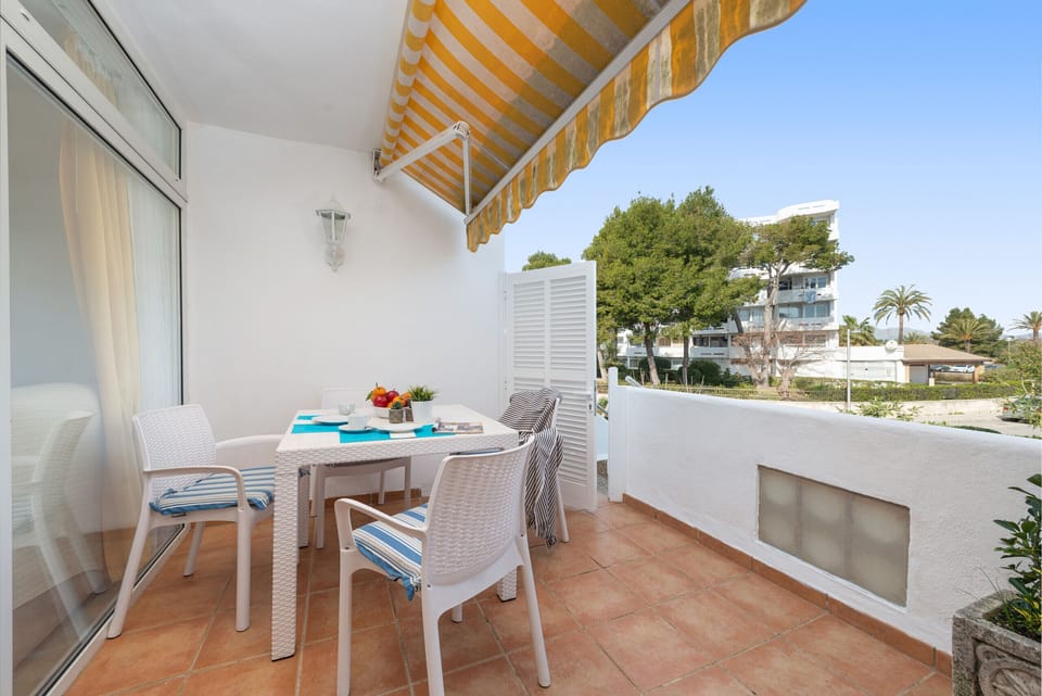 Apartment with pool in Puerto de Alcudia, near the beach. terrace view