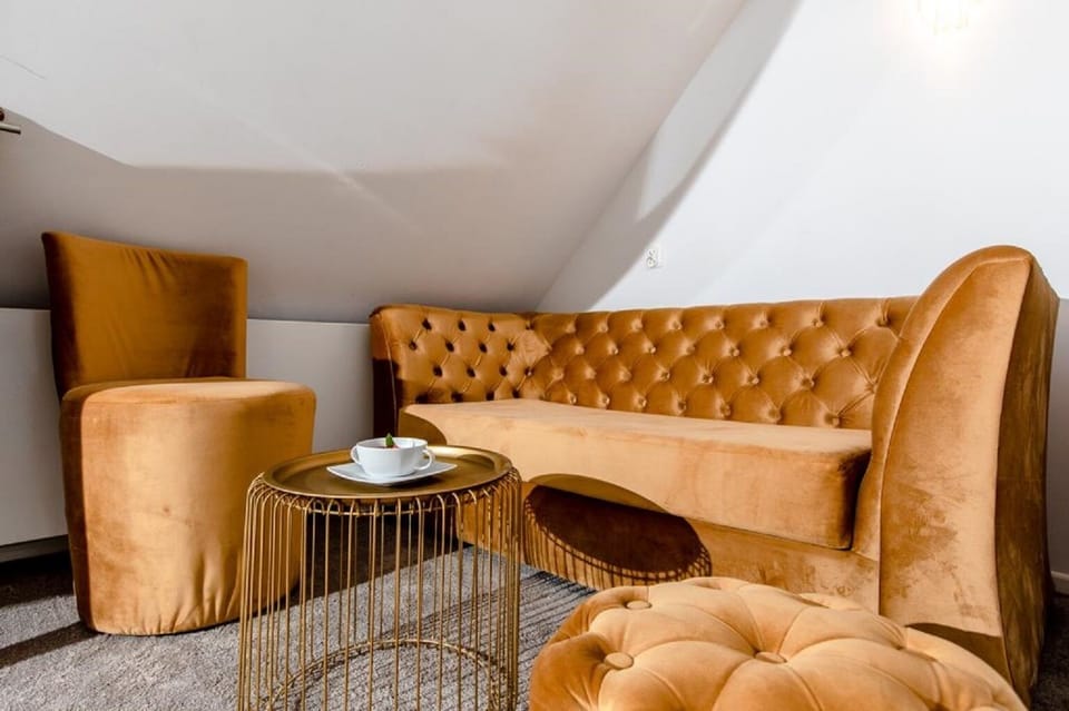 Design Triple Room | Soundproofing, iron/ironing board, cribs/infant beds, free WiFi