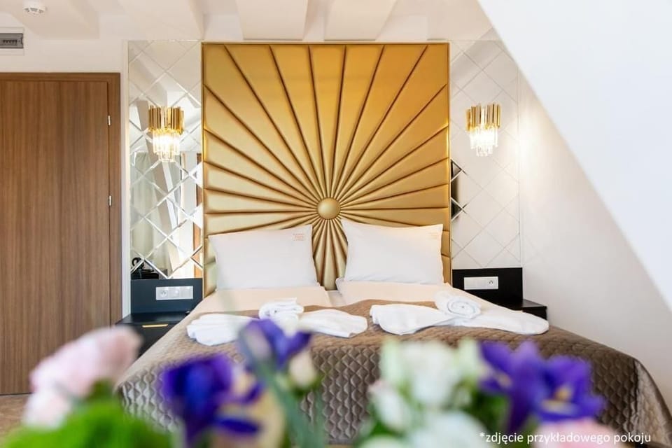 Comfort Double Room | Soundproofing, iron/ironing board, cribs/infant beds, free WiFi