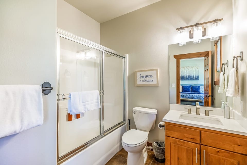 En suite bathroom with Spacious Shower Area for the King Bedroom 1