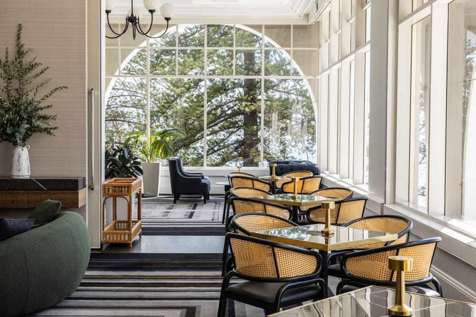 2 restaurants; breakfast, lunch, and dinner served