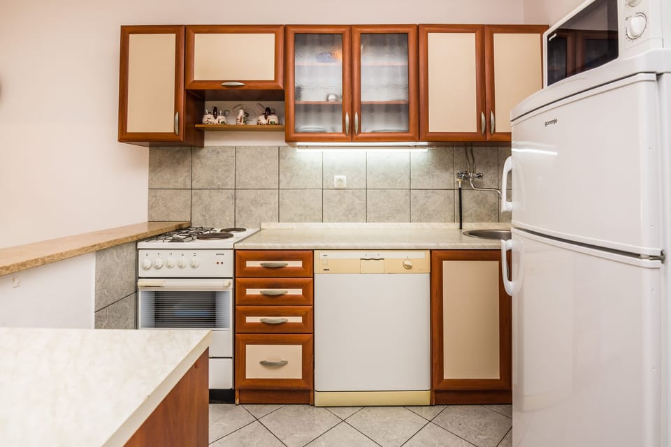 Apartment, 2 Bedrooms A1 | Private kitchen | Fridge, microwave, oven, stovetop