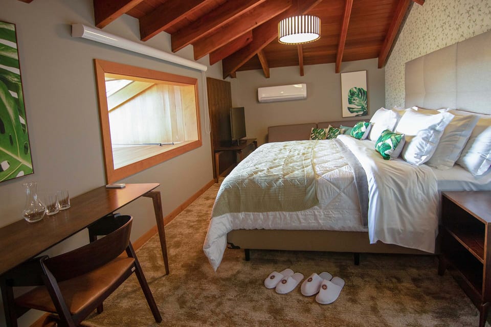 Premium Room | In-room safe, desk, free WiFi, bed sheets