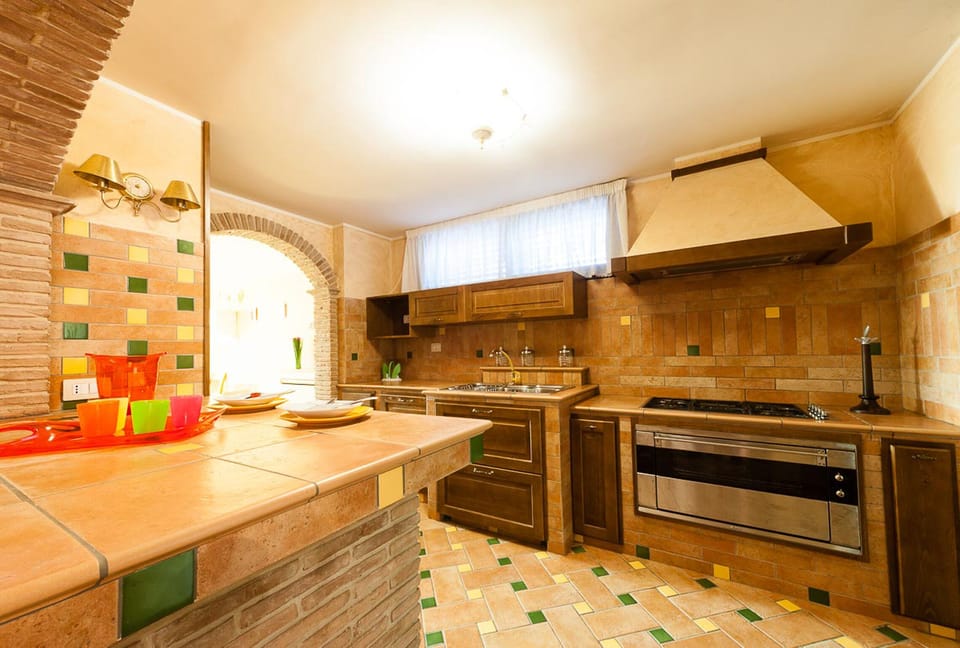 Studio, 1 Queen Bed with Sofa bed | Private kitchen | Fridge, microwave, oven, stovetop