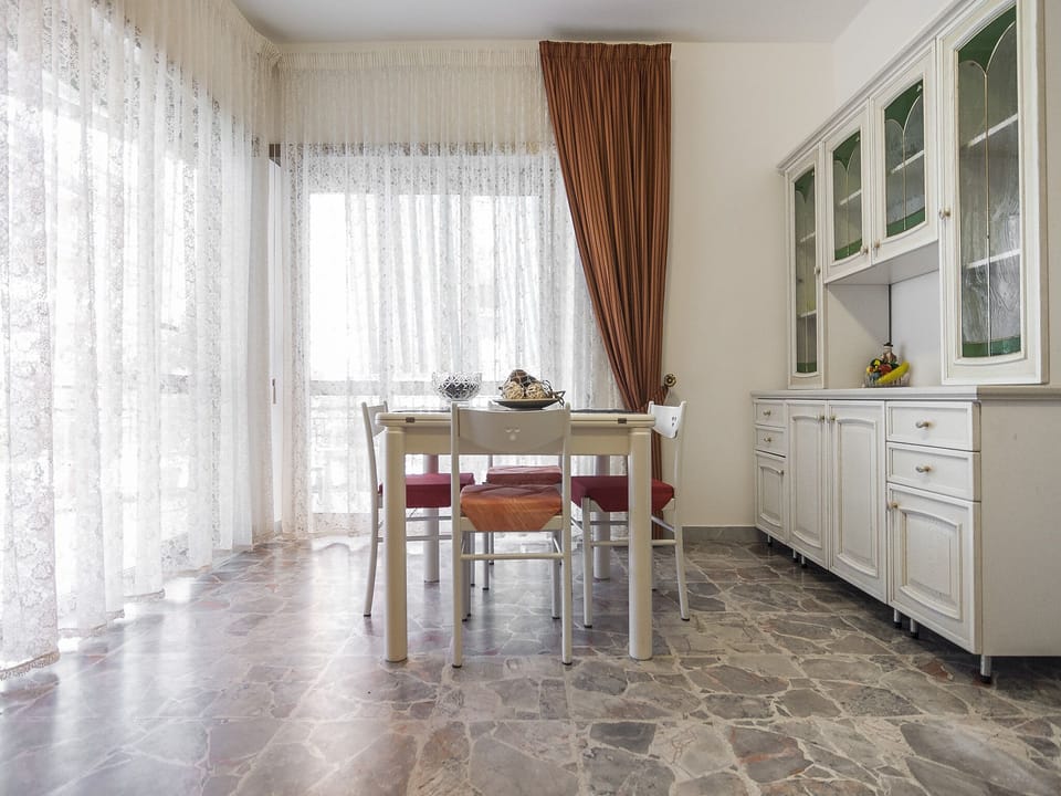Apartment, 3 Bedrooms | In-room dining