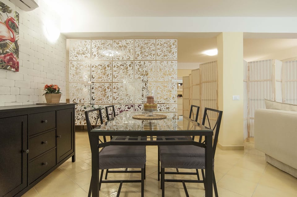 Studio | In-room dining