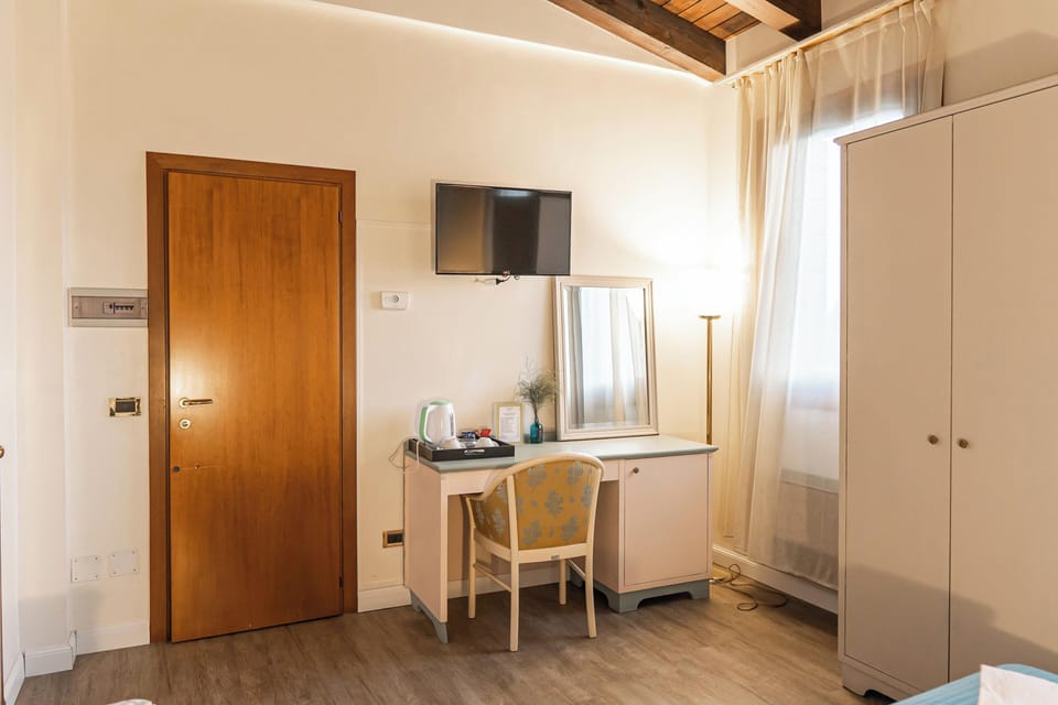 Double Room | Down comforters, minibar, desk, laptop workspace